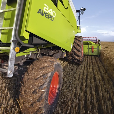 Зернозбиральний комбайн CLAAS AVERO 240/160