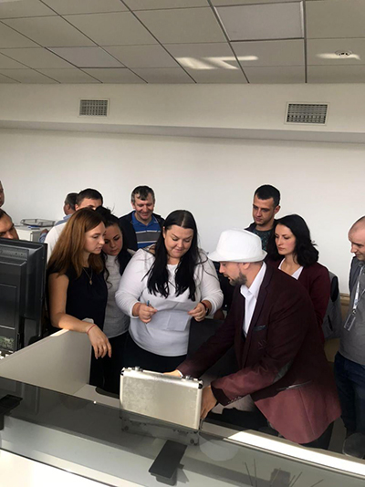 Ранок понеділка почався із ...квесту!